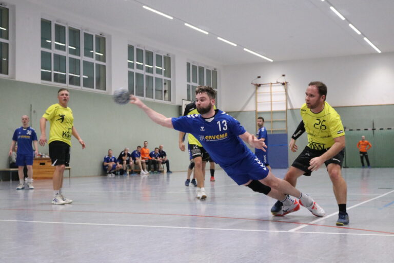 Spieltag 8 (06.12.2025): SV Blau-Weiß Auma Männer I – TSV Eisenberg 36:29 (16:13)