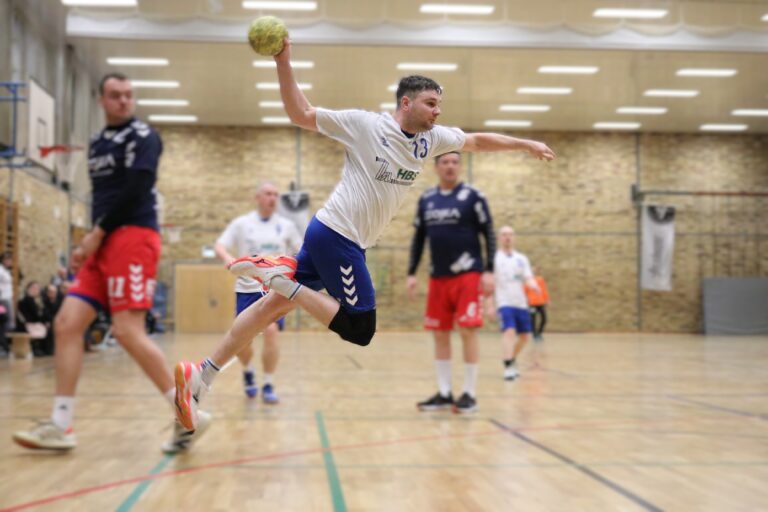 Spieltag 10 (24.01.2026): SV Aufbau Altenburg II – SV Blau Weiß Auma I 27:26 (13:9)